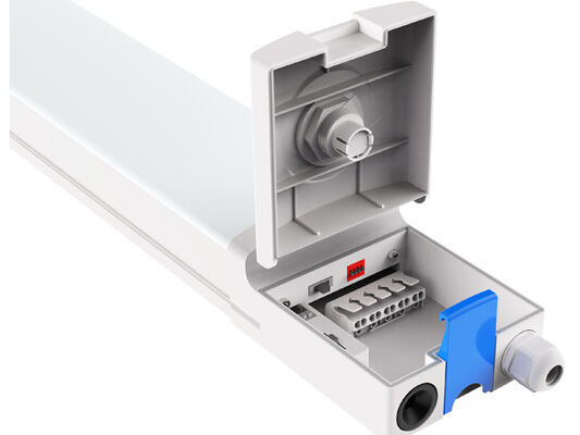 LED Vochtbestendige Lamp met Snel Installatieontwerp Tot 160 LPW en Bewegingssensor Noodklaar voor Magazijn en Verlichting