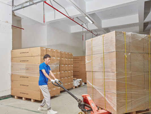 D4 LED Vochtbestendige Lamp 160LPW met Klaar voor Nood 4W@3UUR Plug-and-Play Gemakkelijk voor Onderhoud​ Geschikt voor Parkeergarage en Verlichting