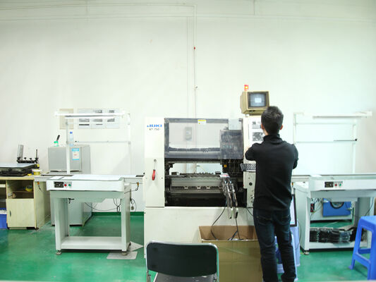 D4 LED vochtbestendige lamp met tot 160 LPW DIP Power/3CCT/3-Fase Changing 1SKU=12SKU Vriendelijk voor een ideale oplossing voor veel toepassingen zoals parkeergarages, fabrieken