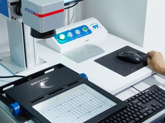 D4 LED vochtbestendige lamp met tot 160 LPW DIP Power/3CCT/3-Fase Changing 1SKU=12SKU Vriendelijk voor een ideale oplossing voor veel toepassingen zoals parkeergarages, fabrieken