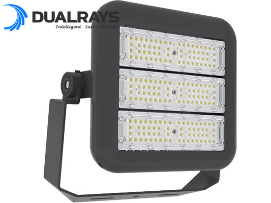 150W maritieme LED-schijnwerper met roestvrijstalen 316 beugel en hardware voor maximale corrosiebestendigheid met professionele optiek toegepast op dekken van maritieme schepen